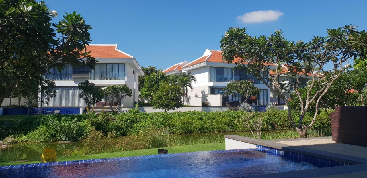 Emblem Sea 4 Bedroom Villas Da Nang Buitenkant foto